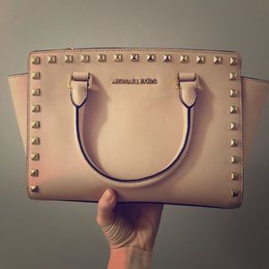 Micheal Kors Purse✨